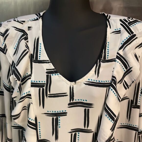Small Cato black/white long sleeve v-neck geometric stripe lantern sleeve blouse - Picture 2 of 12